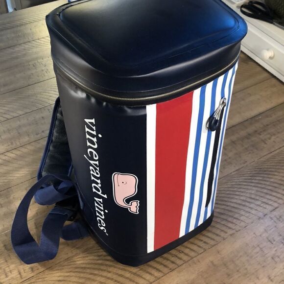 Vineyard Vines 🐳 10 can Cooler Padded Adj. Shoulder Strap beach 🏖 it stay cool - Picture 15 of 17